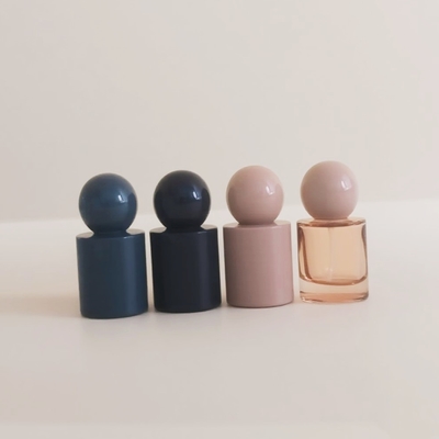 Kundenspezifische 30ml & 50ml Luxus-Parfümflaschen aus Glas  Zerstäuber- oder Serum-Pump-Glasflasche mit rundem Ballverschluss für Serumprodukt