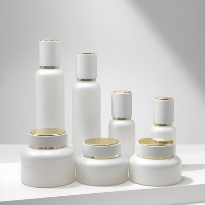Fabrikpreis 50ml 100ml 120ml Glaslotion-Verpackung Leere weiße Lotion-Pumpflasche aus Glas Hautpflege-Creme-Körper-Set