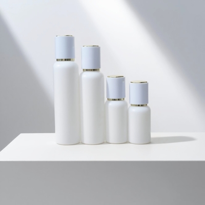 Fabrikpreis 50ml 100ml 120ml Glaslotion-Verpackung Leere weiße Lotion-Pumpflasche aus Glas Hautpflege-Creme-Körper-Set