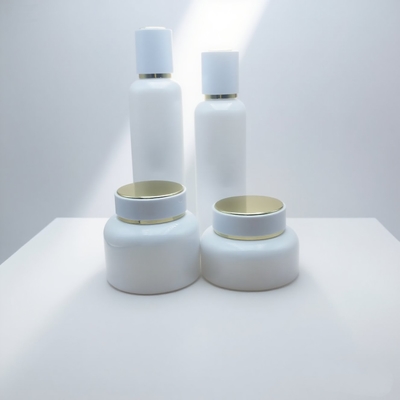 Fabrikpreis 50ml 100ml 120ml Glaslotion-Verpackung Leere weiße Lotion-Pumpflasche aus Glas Hautpflege-Creme-Körper-Set